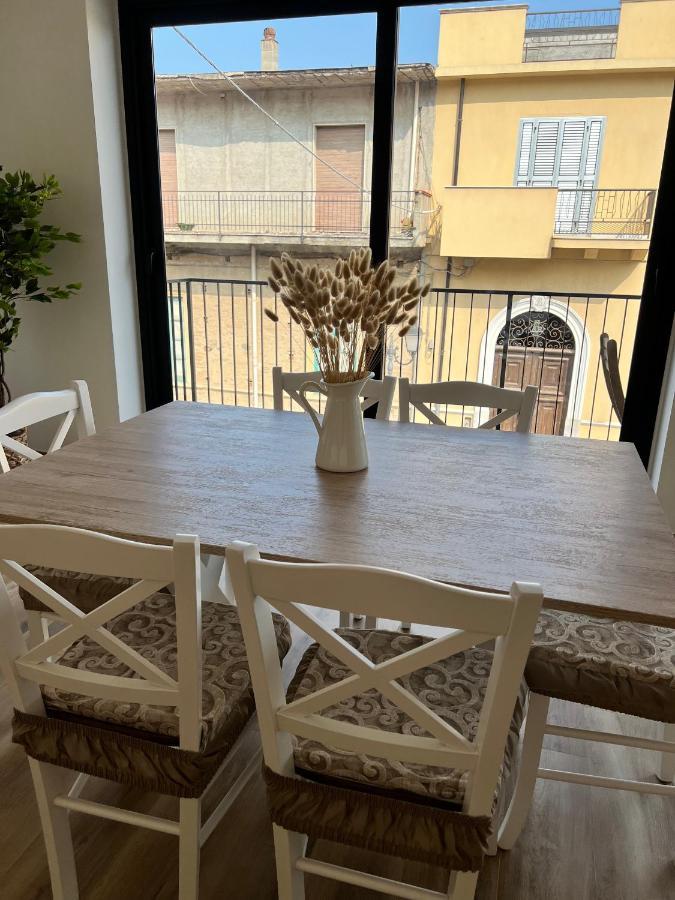 Appartamento Al Vicolo Stretto Brancaleone Marina Esterno foto